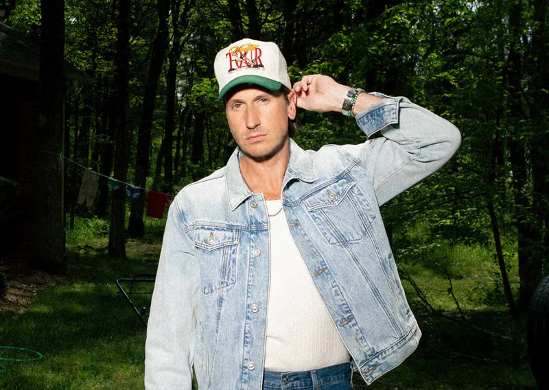 Win The Ultimate Russell Dickerson Experience - Image 4