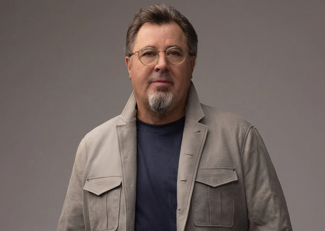 Win the Country Christmas Experience with Vince Gill & Amy Grant - Image 3