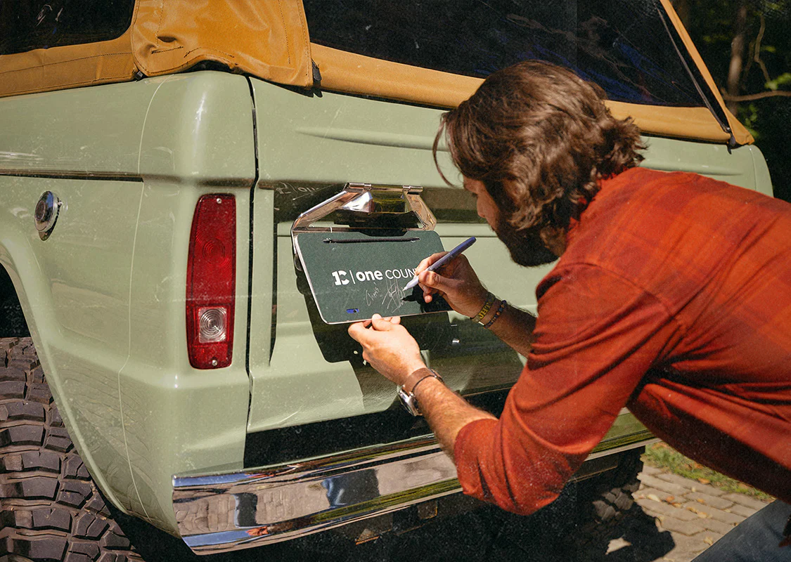 Win Thomas Rhett's 1973 Ford Bronco or $120,000 - Image 9